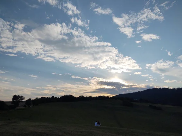 Hermoso Paisaje Con Montañas Cielo Azul — Foto de Stock