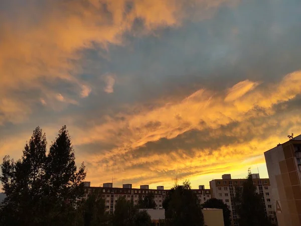 Blick Auf Die Europäische Stadt Bei Sonnenuntergang — Stockfoto