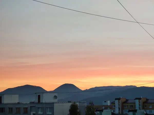 日没時のヨーロッパの都市の眺め — ストック写真