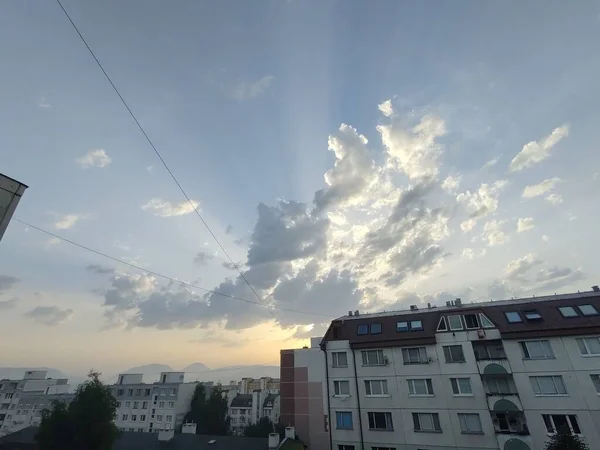 Pôr Sol Colorido Sobre Edifícios Cidade Eslováquia — Fotografia de Stock