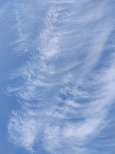 Ciel Bleu Avec Des Nuages Blancs — Photo