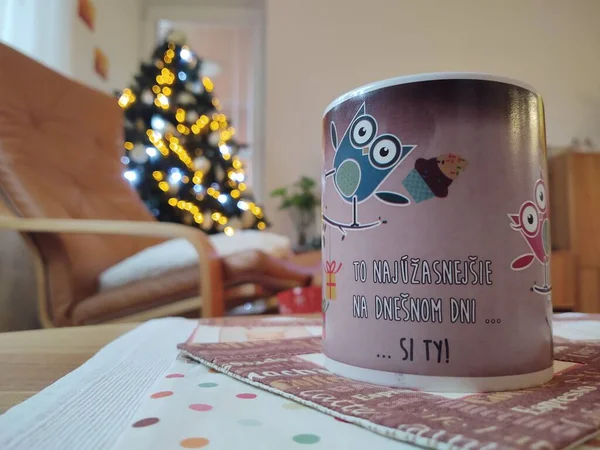 Coupe Sur Table Sur Fond Arbre Noël Avec Décorations — Photo