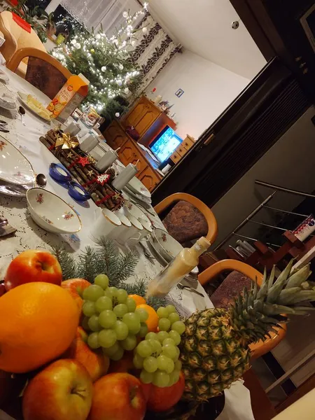 Kersttafel Met Fruit Thuis — Stockfoto
