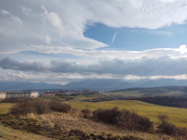 Gündüzleri güzel dağ manzarası