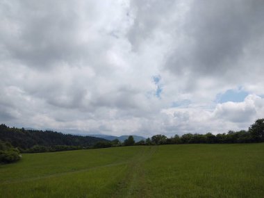 Gündüzleri güzel dağ manzarası