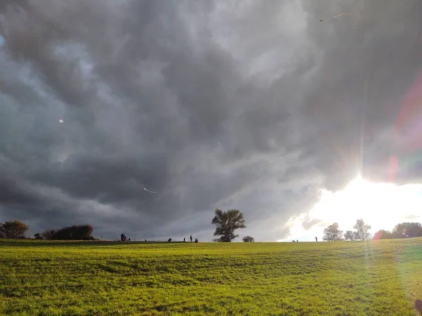 Schöne Berglandschaft Bei Bewölktem Tag — Stockfoto