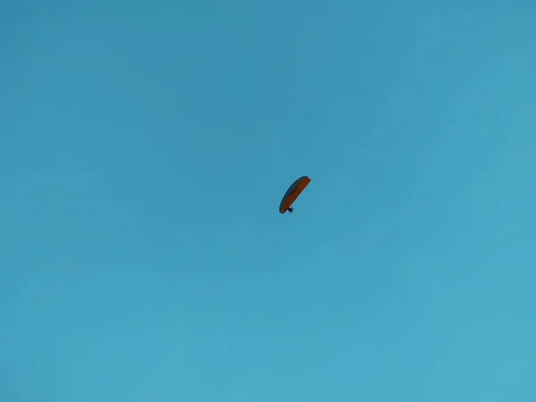 Paraglider Flyger Himlen Naturen Bakgrund — Stockfoto