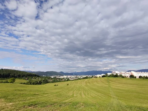 Beautiful Mountain Landscape Field City Europe — Stock Photo, Image