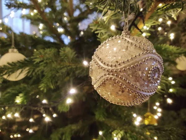 Noel Ağacı Süsleme Ile Yakın Çekim — Stok fotoğraf
