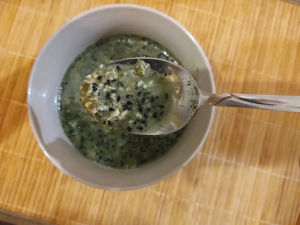 Vista Perto Deliciosa Sopa Verde — Fotografia de Stock