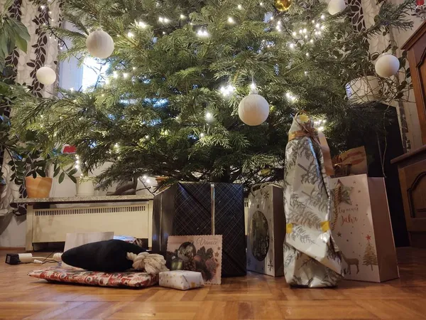 Arbre Noël Avec Cadeaux Jouets Maison — Photo