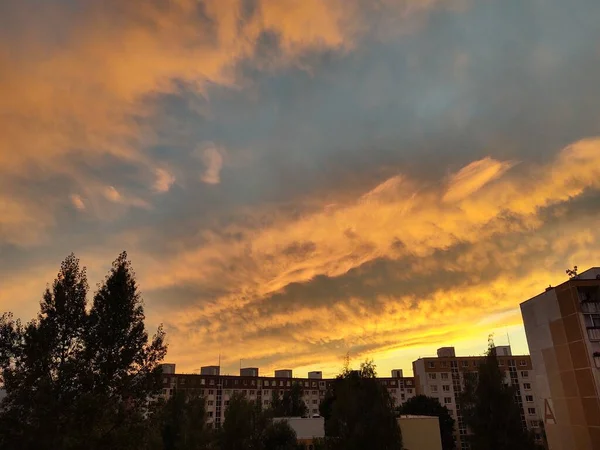 Blick Auf Die Europäische Stadt Bei Sonnenuntergang — Stockfoto