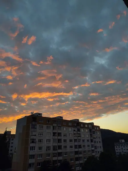 Blick Auf Die Europäische Stadt Bei Sonnenuntergang — Stockfoto