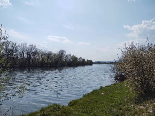 Krásná Krajina Řeky Slunečného Dne — Stock fotografie