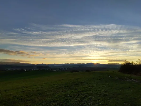 Bela Paisagem Montanhosa Pôr Sol — Fotografia de Stock