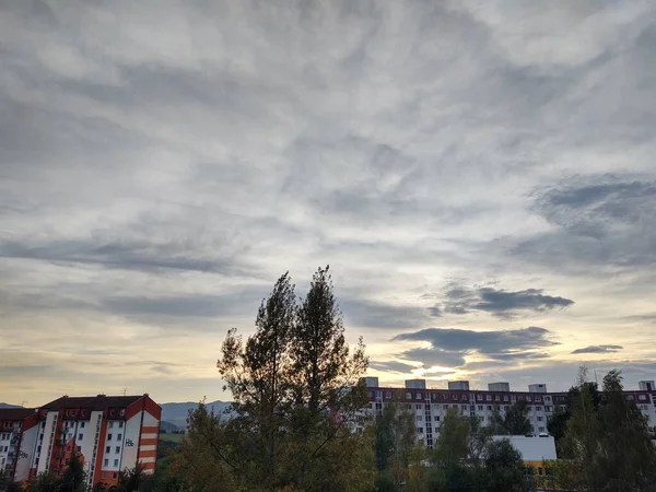 Blick Auf Die Europäische Stadt Bei Sonnenuntergang — Stockfoto