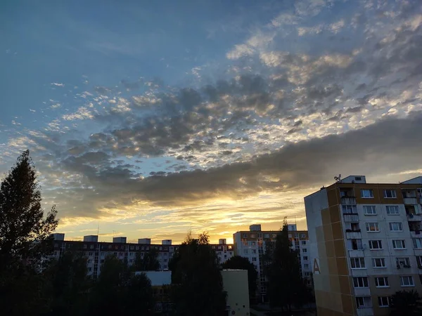 Blick Auf Die Europäische Stadt Bei Sonnenuntergang — Stockfoto