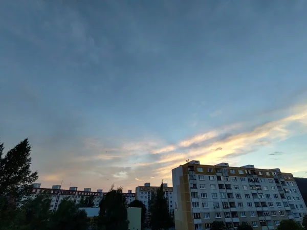 Blick Auf Die Europäische Stadt Bei Sonnenuntergang — Stockfoto