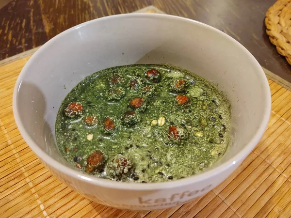 Крупним Планом Вид Смачний Зелений Суп — стокове фото