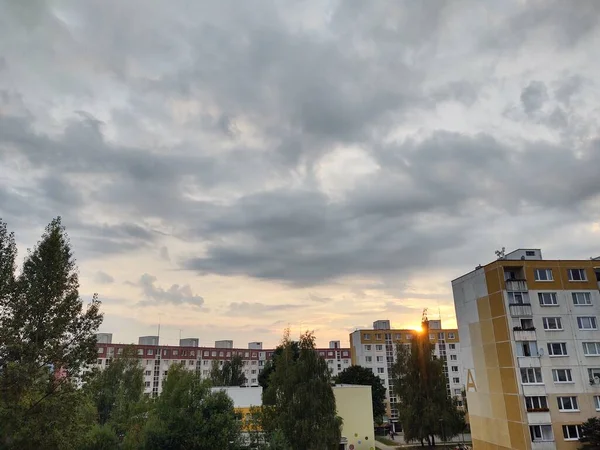 Blick Auf Die Europäische Stadt Bei Sonnenuntergang — Stockfoto