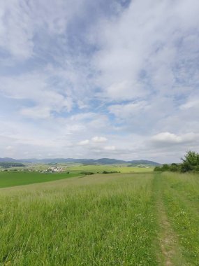 Gündüzleri güzel dağ manzarası