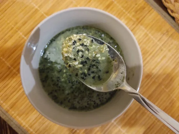 Vista Cerca Deliciosa Sopa Verde —  Fotos de Stock