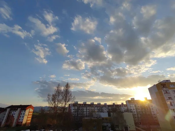 Blick Auf Die Europäische Stadt Bei Sonnenuntergang — Stockfoto