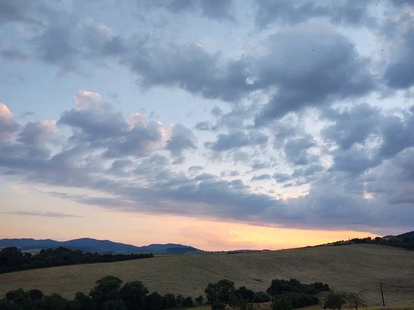 Красивый Природный Фон Закатом Полем — стоковое фото