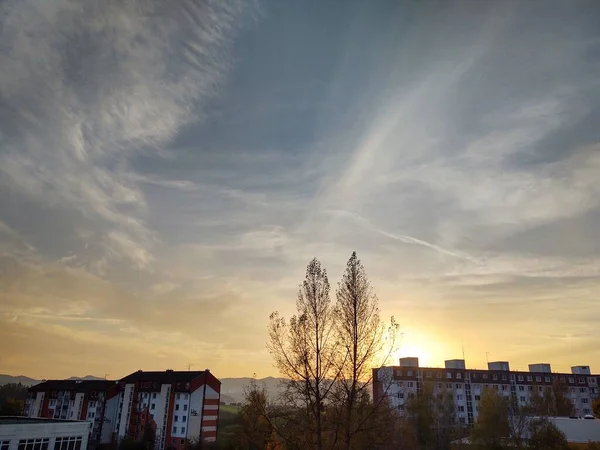 Blick Auf Die Europäische Stadt Bei Sonnenuntergang — Stockfoto