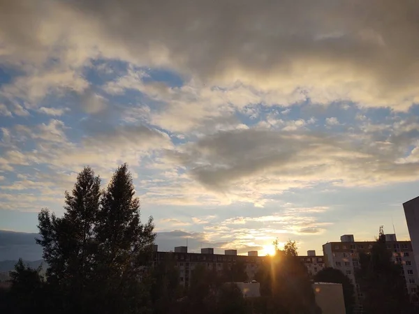 Sonnenaufgang Über Den Gebäuden Der Stadt Slowakei — Stockfoto