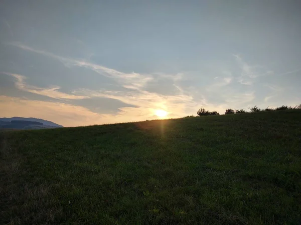 日落时美丽的山景 — 图库照片