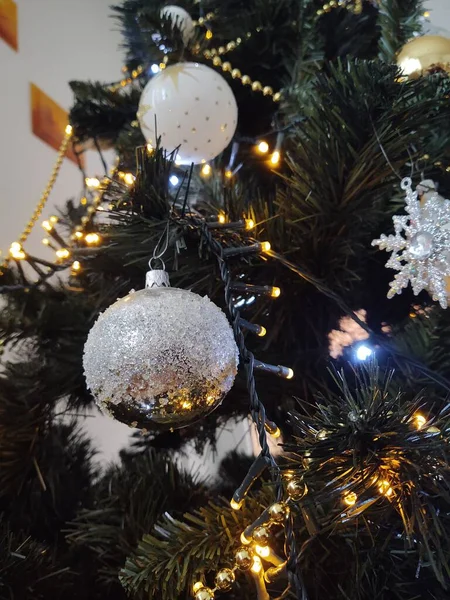 Kış Boyunca Noel Ağacındaki Süslemeler Slovakya — Stok fotoğraf