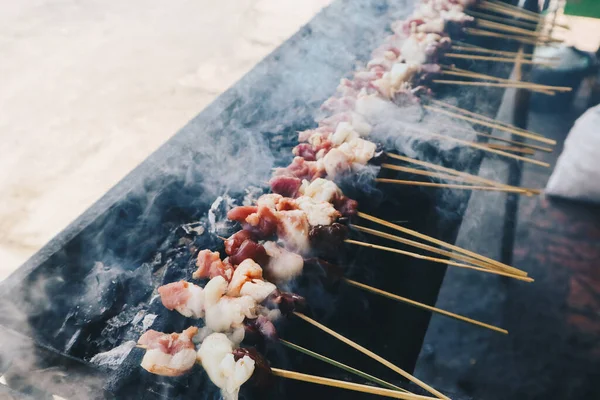 Çiğ Keçi Satay Kuzu Satay Kuzu Veya Keçisi Ateş Duman — Stok fotoğraf