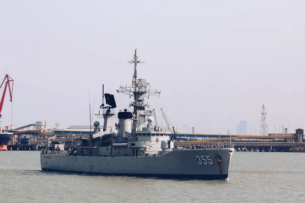 Indonéz Haditengerészet Kri Kri Abdul Halim Perdanakusuma 355 Fregatt Csatahajó — Stock Fotó