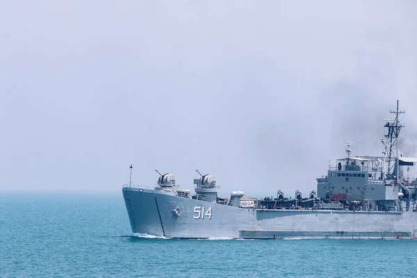 Indonezyjski Żagiel Marynarki Wojennej Kri Teluk Mandar 514 Pancernik Środku — Zdjęcie stockowe