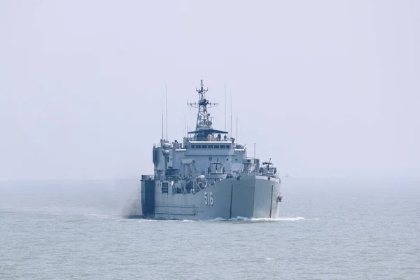 Indonesische Marine Zeil Kri Surabaya 591 Semi Stealth Oorlogsschip Madura — Stockfoto