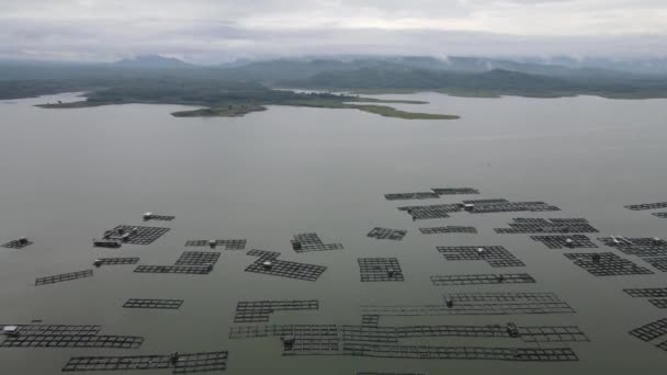 Luftaufnahme Des Traditionellen Schwimmenden Fischteichs Auf Dem See Indonesien — Stockvideo