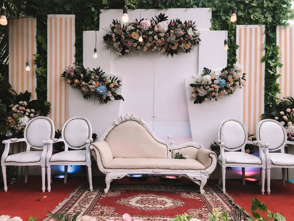 Indonesian Simple Elegant Wedding Decor Stage — стоковое фото