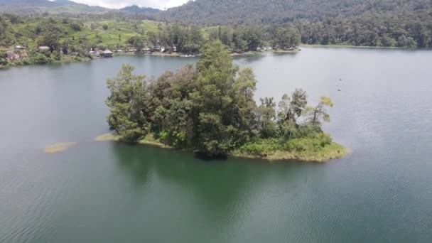 Vista Aérea Del Lado Del Lago Con Parque Montaña Bandung — Vídeo de stock