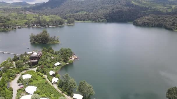 Endonezya Bandung Park Dağ Manzaralı Göl Manzarası — Stok video