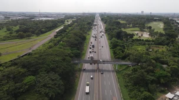 Flygfoto Över Indonesien Highway Med Upptagen Trafik — Stockvideo