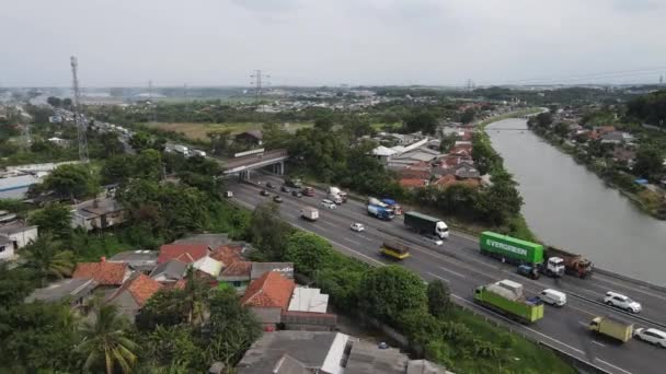 Widok Lotu Ptaka Autostradę Indonezji Ruchliwym Ruchem — Wideo stockowe