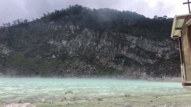 Timelapse Břehu Jezera Parkem Horami Bandungu Indonésie — Stock video