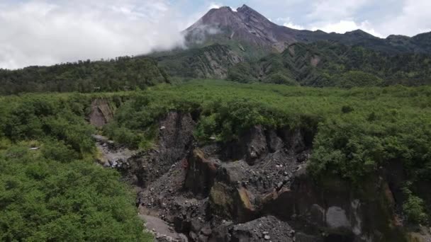 Vista Aérea Montanha Merapi Ativa Com Céu Limpo Indonésia — Vídeo de Stock
