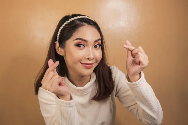 Young Beautiful Asian Woman Hands Gesture Heart Shape Smile Face — 스톡 사진