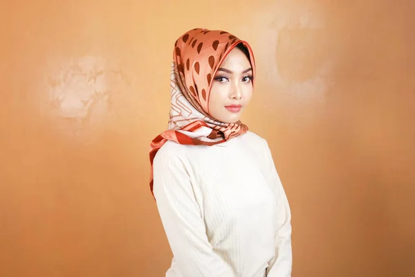 Cheerful Young Beautiful Asian Muslim Woman Smiling — Fotografia de Stock