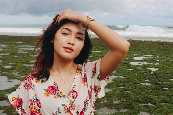 Young Beautiful Asian Woman Flipping Her Hair Beach —  Fotos de Stock
