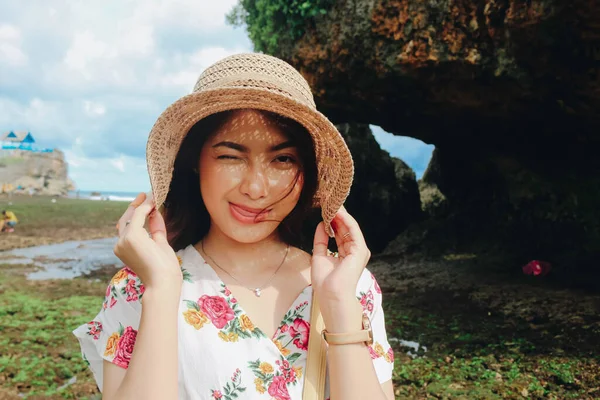 Young Cute Asian Girl Wearing Sun Hat Relaxing Blue Sky —  Fotos de Stock