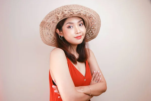 Genç Bir Asyalı Kadın Ciddi Bir Gülümseme Kendinden Emin Bir — Stok fotoğraf