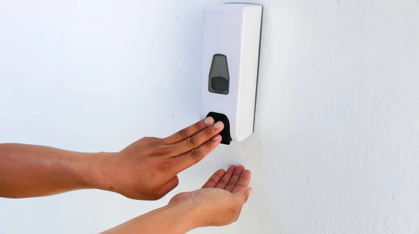 Close View Person Using Small Portable Antibacterial Hand Sanitizer Hands — Stockfoto